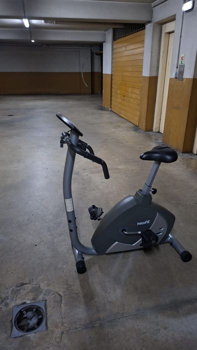 Bicicleta estática de ginásio nova, nunca usada