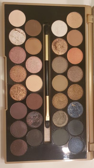 Paleta Revolution Fortune Favours The Brave