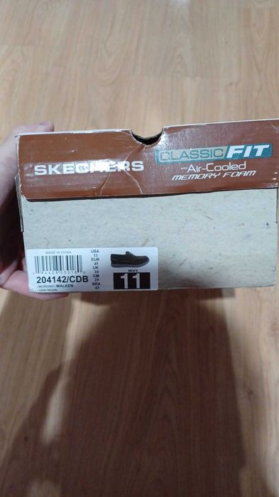 Skechers Classic fit