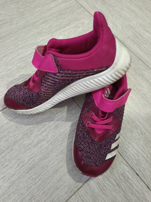 Adidas кросівки рожеві