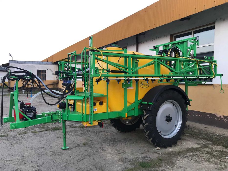 Opryskiwacz 2000l 21m SKOTAREK hydrauliczny na 4x