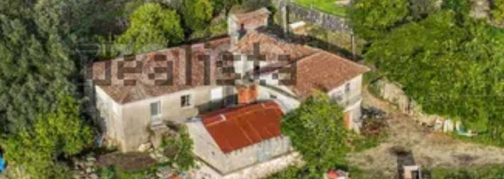 Quinta com 1,4 ha com 2 casas perto do Gerês
