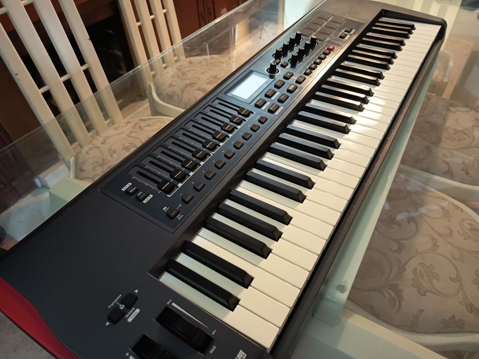 Controlador MIDI Novation Impulse 61 – 61 teclas – Excelente estado