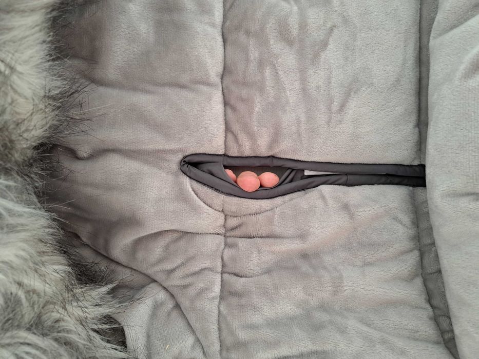 Spiworek firmy Ricokids do wózka fotelika na sanki zimowy