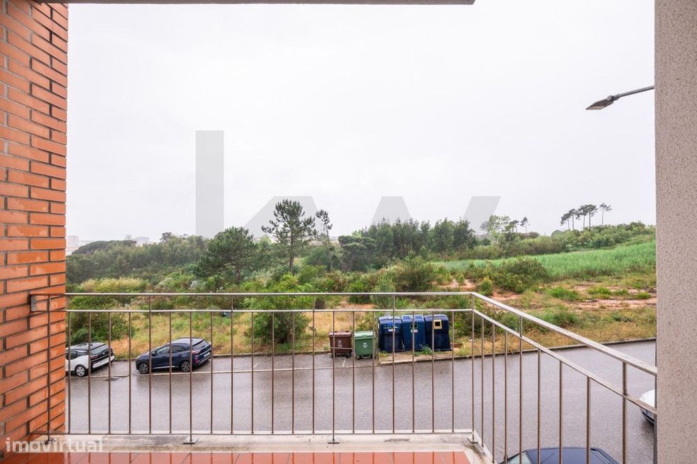 T2 Quinta da Borleteira: Luminosidade, Áreas Generosas e Garagem Box