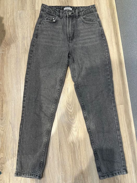 Сірі джинси Bershka,34р