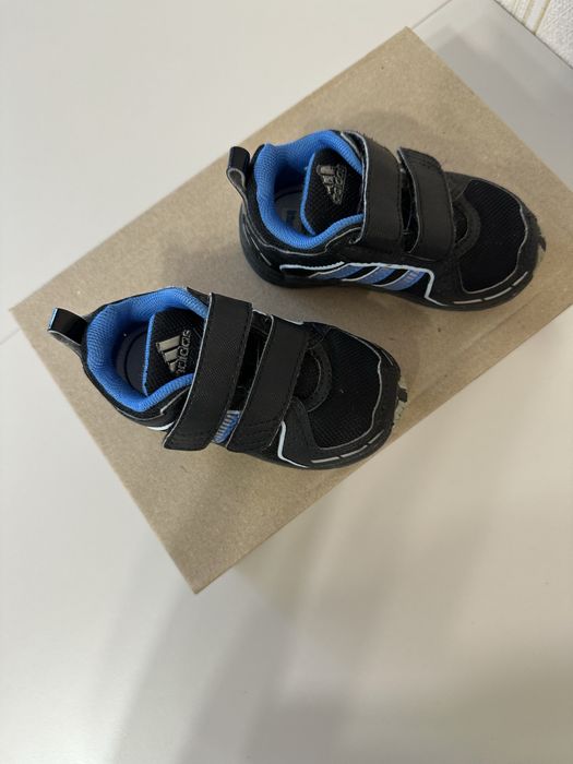 Кросівки adidas  fit 13,5 та 12,5