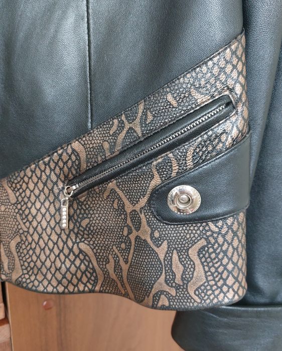 Женская кожаная  куртка