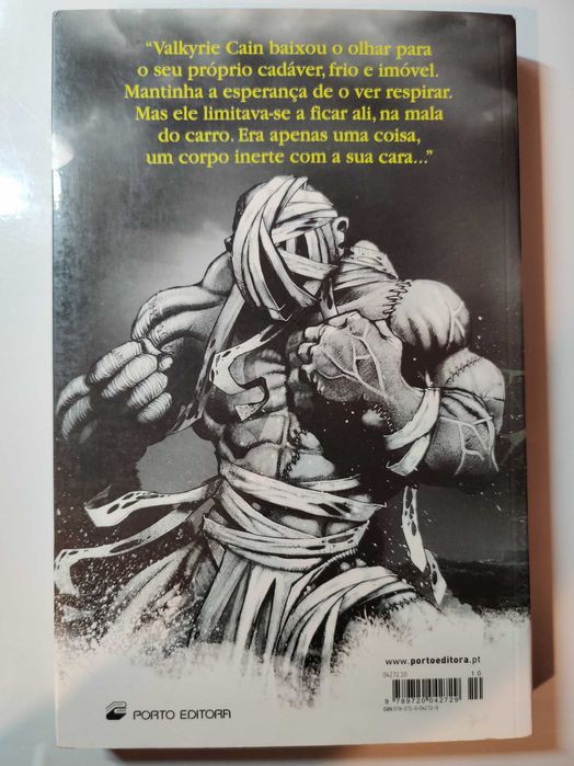 O Detective Esqueleto: Brincar com o Fogo (de Derek Landy)