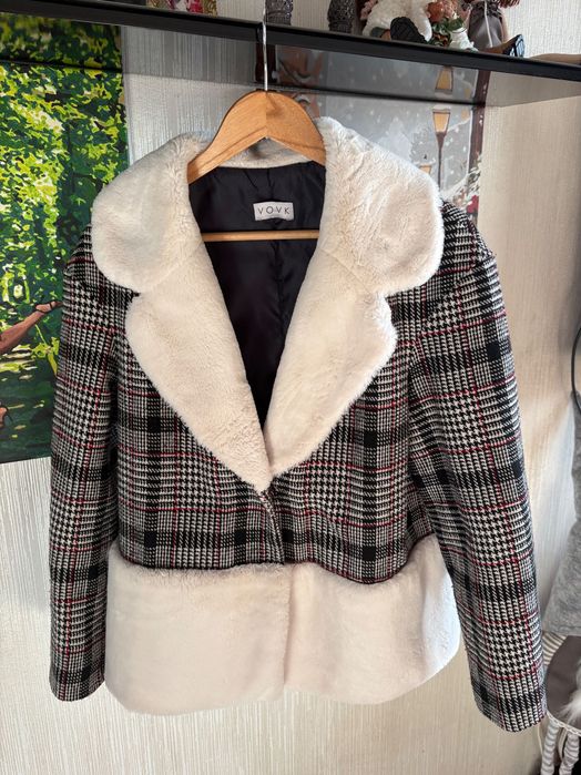 Жіноча куртка в клітинку з білим хутром/ куртка Vovk