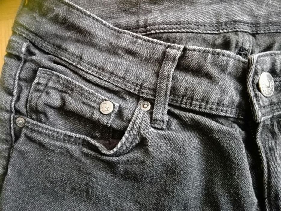 Czarne jeansy rurki 26/32 H&M r.34