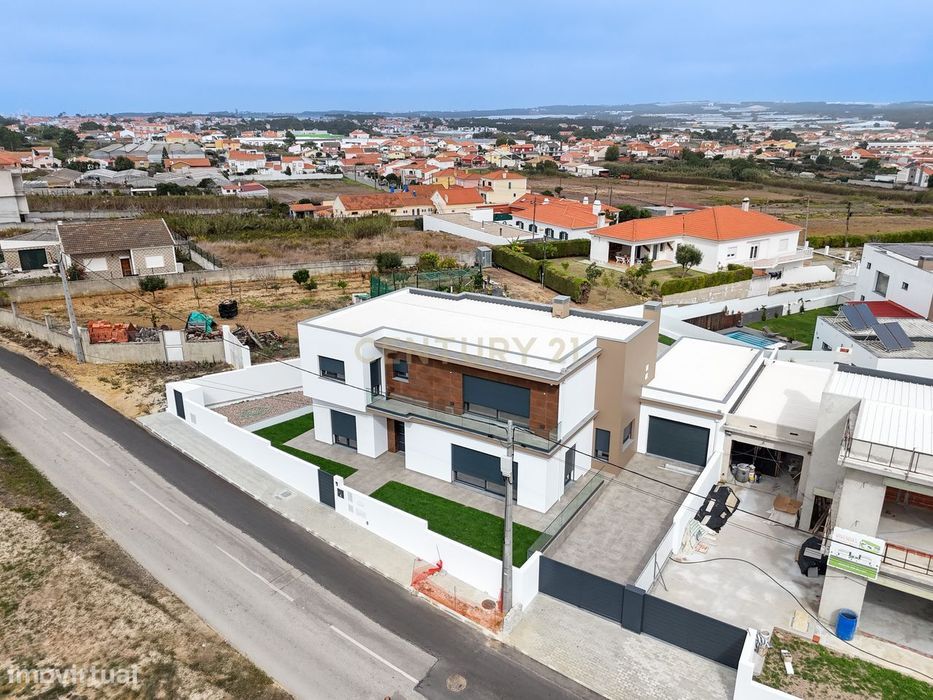 Luxuosa Moradia T4 com Vista Mar em Silveira, Torres Vedras