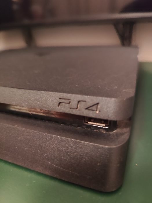 Vendo PS4 e Volante Trustmaster T300