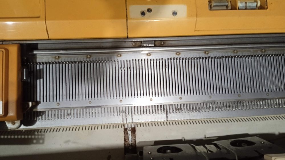 Вязальна машина Jones KH820 аналог Brother