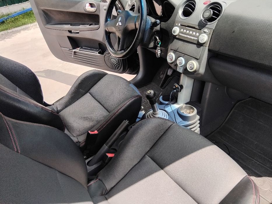 Mitsubishi Colt — fotografia 6