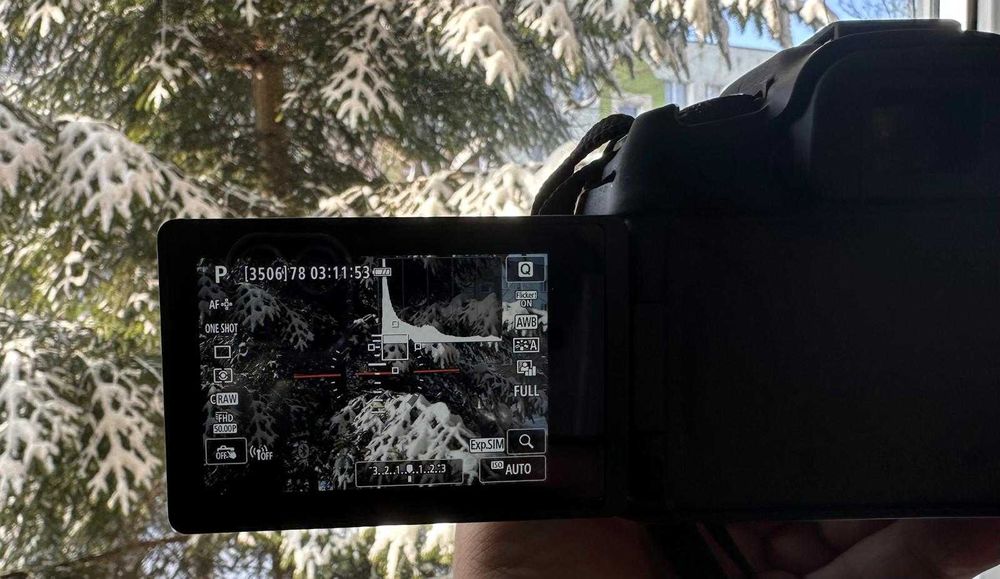 Canon RP + Tamron 35-150mm 2.8-4 + lampa + 2x aku + torba