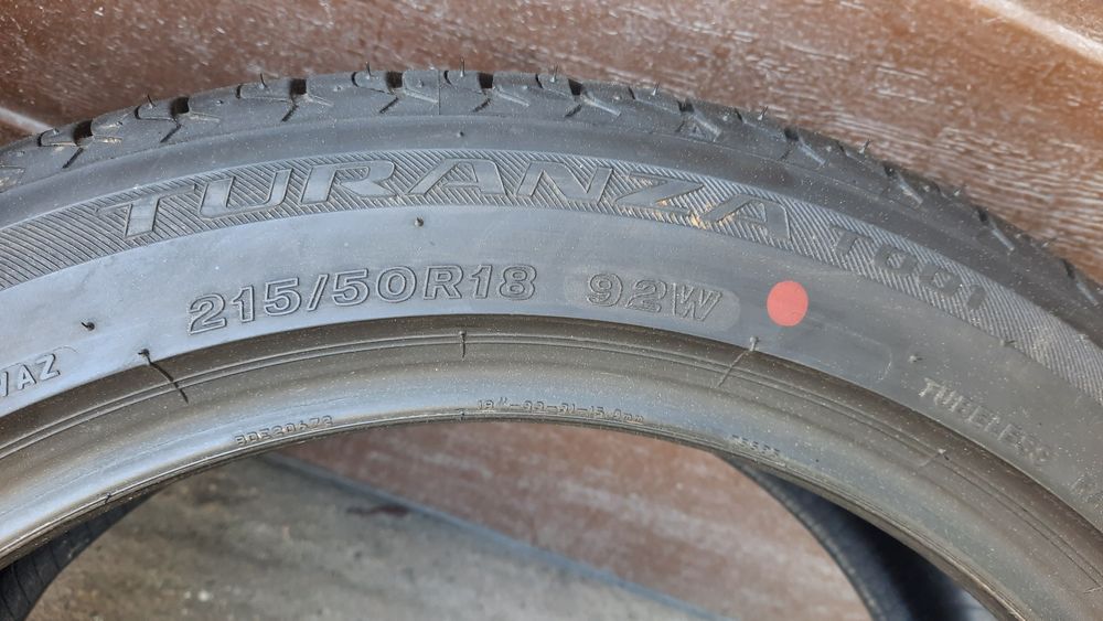 Bridgestone 215/50 R18 Turanza T001