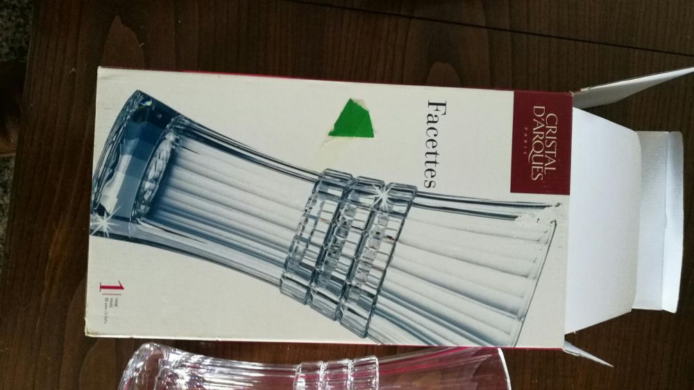 Jarra grande em cristal.