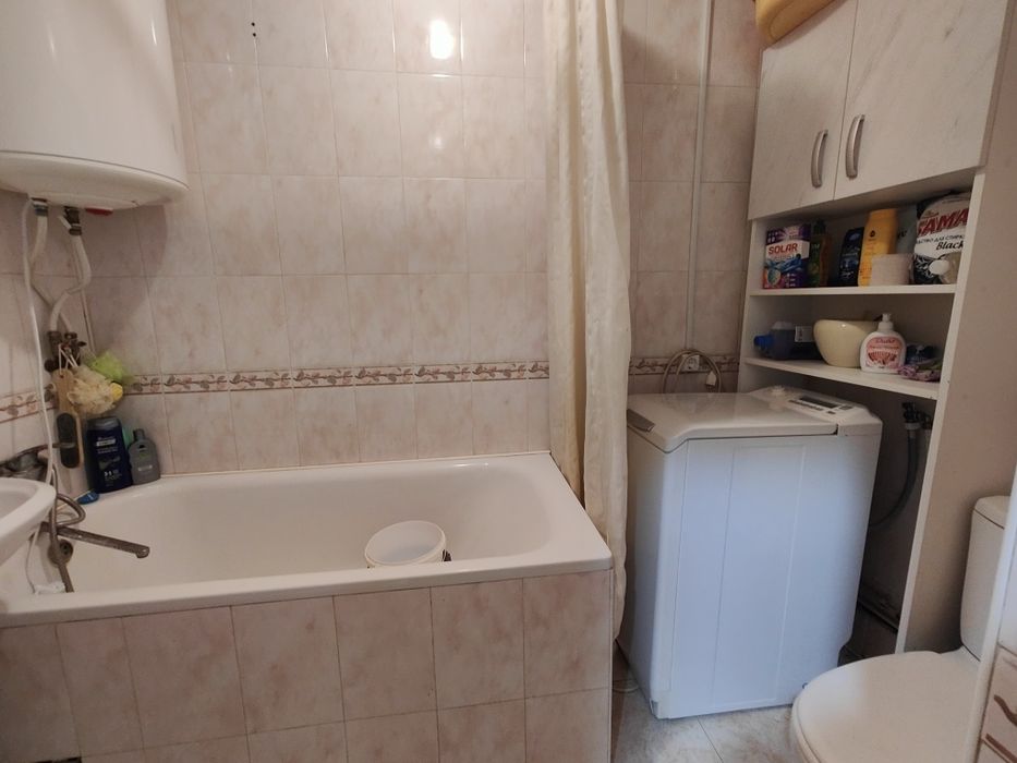 Продам гостинка на Залютино. Капремонт.