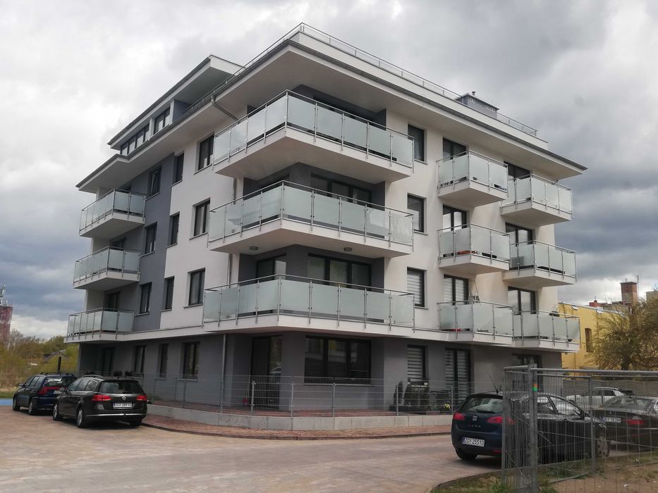 Balustrady Zadaszenia Nierdzewne Malowane Szklane