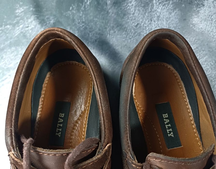 Eleganckie brązowe buty Bally Switzerland z cholewką rozmiar 42