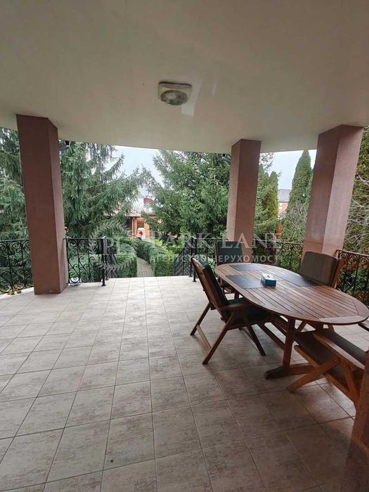 Щасливе. Затишний будинок з ремонтом