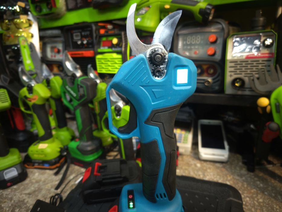 Аккумуляторный секатор Craft, 2 АКБ, кейс, дисплей