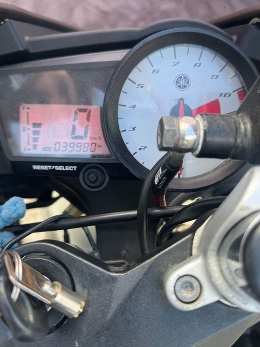 Yamaha YZF-R125 2010 – Excelente Estado | Pneus, Bateria e Corrente Novos