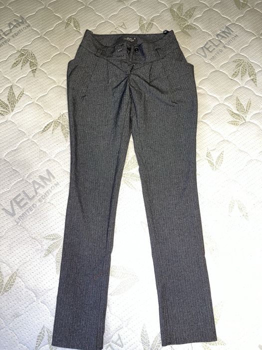 Класичні штани сірого кольору 32 розмір