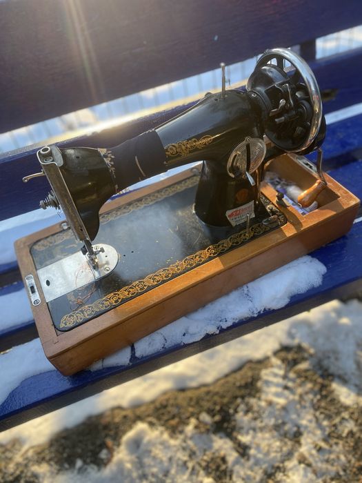 Швейна машинка Подолка