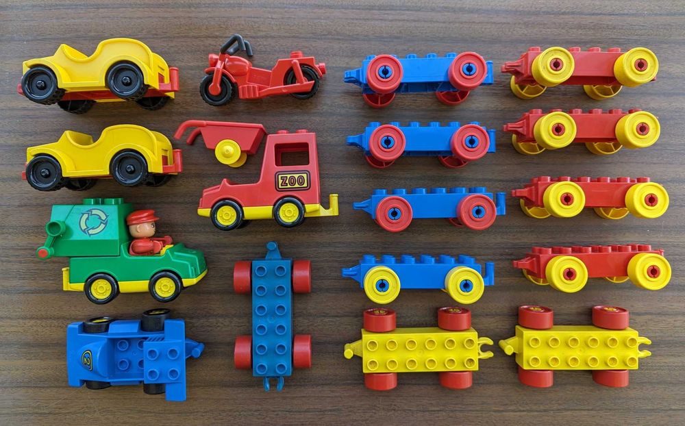 LEGO Duplo (300+ Peças)