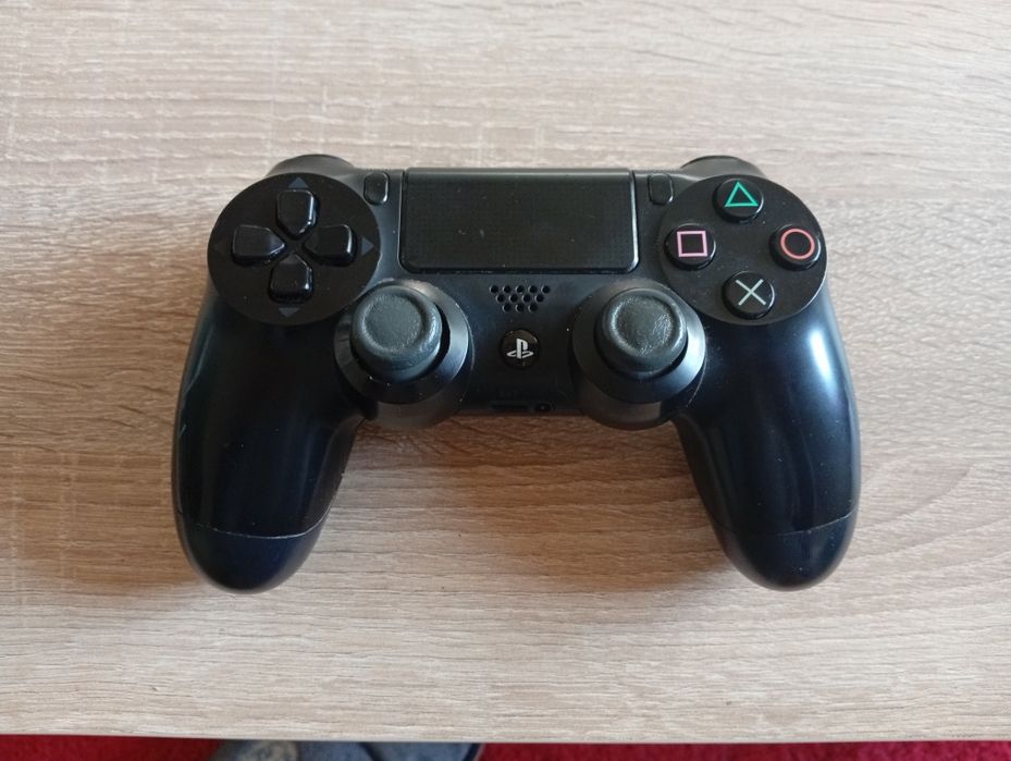 PS4 Controller (read description)64750662747778120