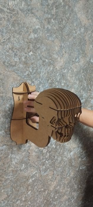 Шолом , Тримач шолома настінний