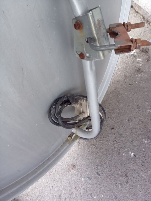 Комплект спутникового телевидения.