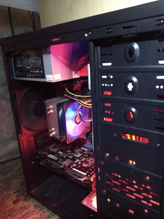 Комп'ютер 8 ядер  для навчання роботи ігор  відео ддр 3