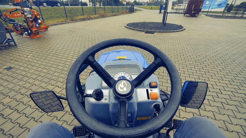 Ciągnik ISEKI TM 3187