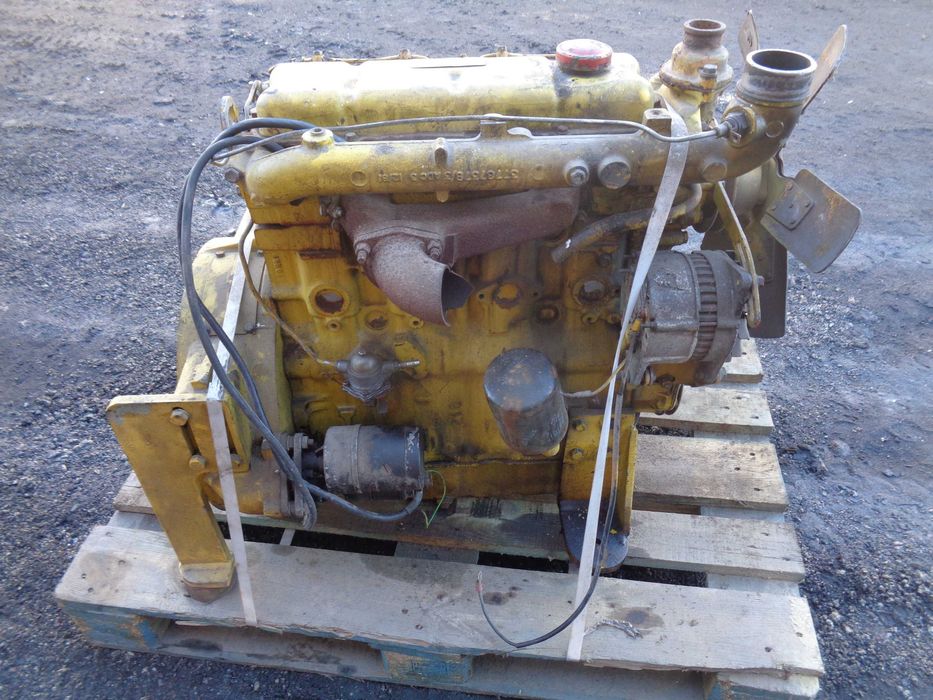 Silnik PERKINS 4 cylindry