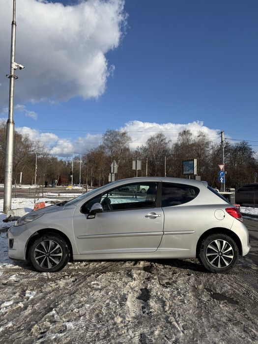 Peugeot 207 2011р