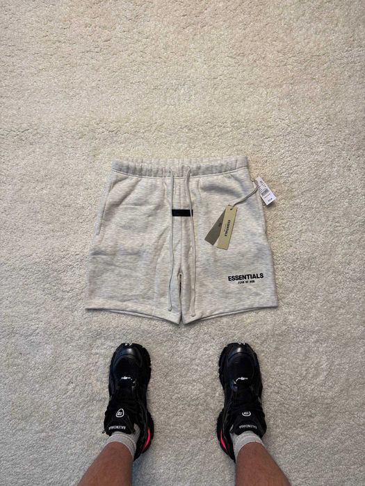 Шорти Essentials