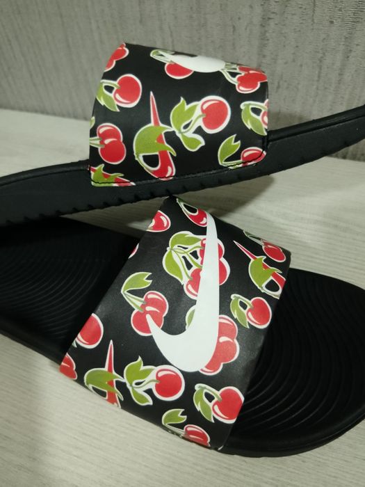 nike kawa slide se picnic cherry