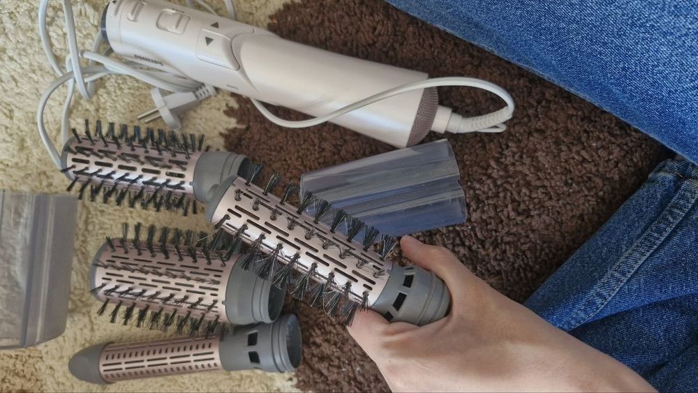 Продам фен щетка Philips BHA735/00