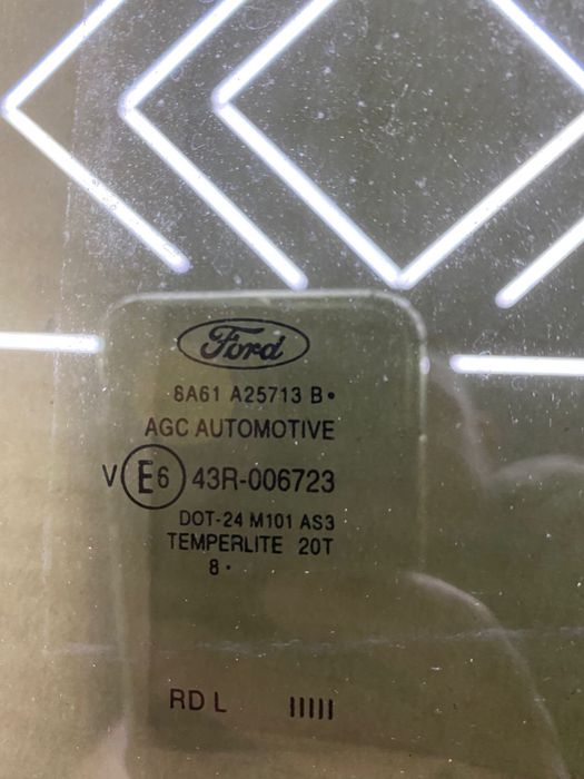 Vidro Porta trás esquerda Ford Fiesta