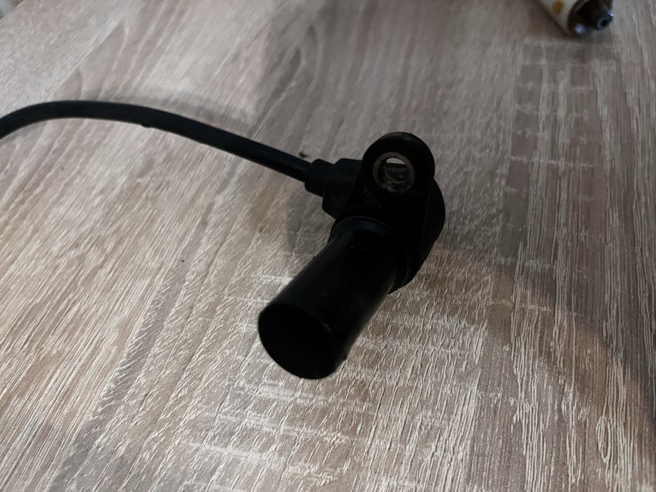 Продам Delphi Датчик положения коленвала SS010894