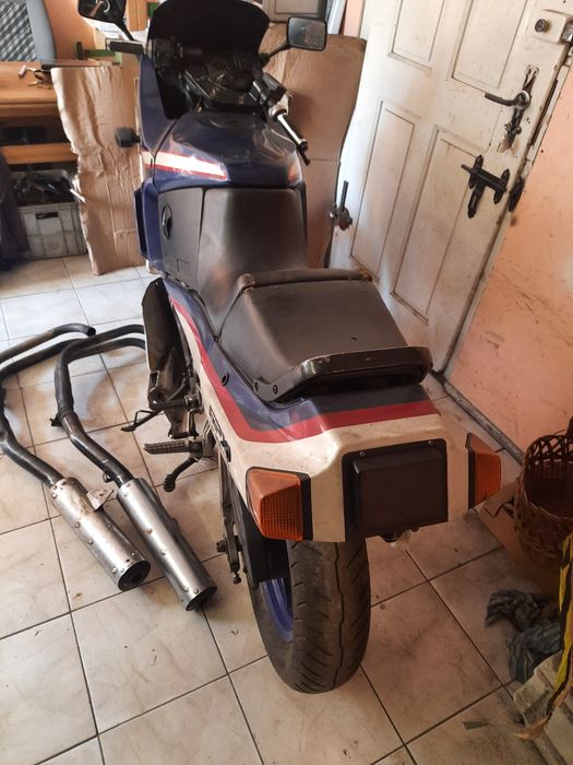 Kawasaki GPX 600 R części gpz 600 moduł bak lagi owiewki stopka wiązka