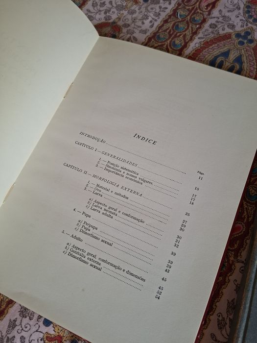 Dois livros da colecção Estudos Ensaios e Documentos do Ministério do Ultramar