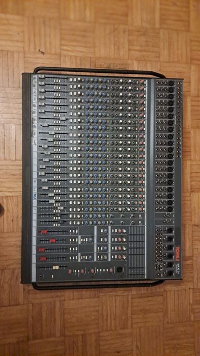 Mesa de mistura soundtracs topaz maxi 24