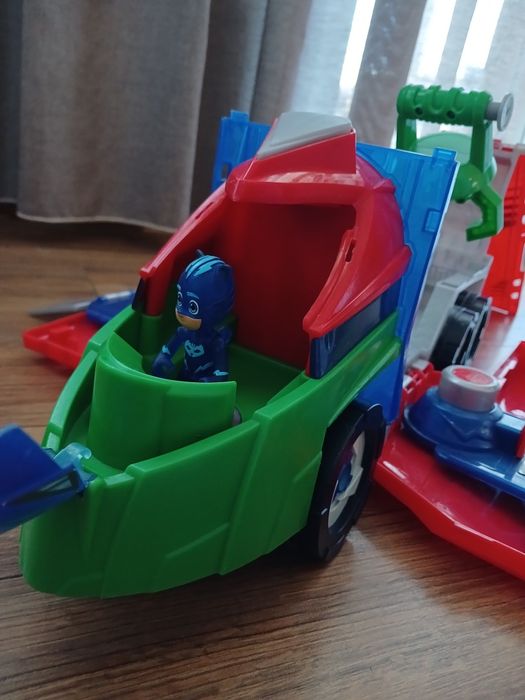 Фургон Герої в масках