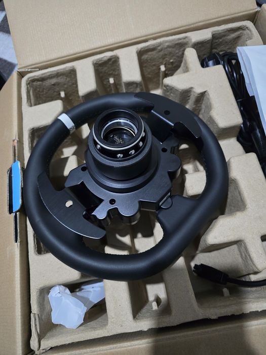 Moza Racing R5 Bundle Base Volante R5 + Volante ES + Pedais SR-P + Sup