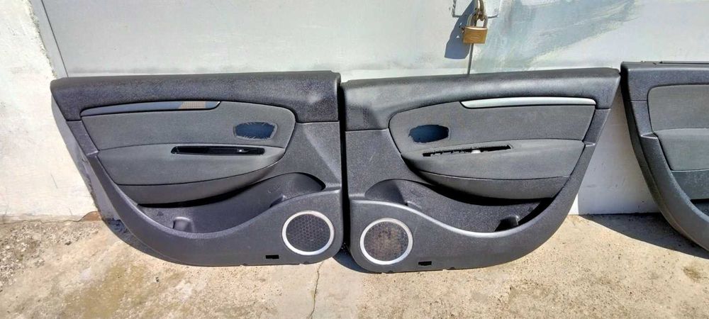 Карти дверей Renault Grand Scenik 111.