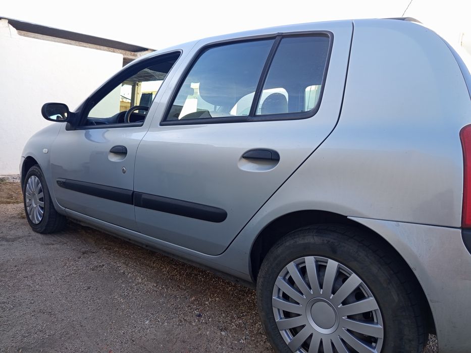 Renault Clio 1.5 DCI — photo 4